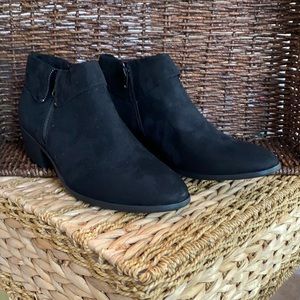 NWOT. XAPPEAL ANKLE BOOTS. sz 11 Black